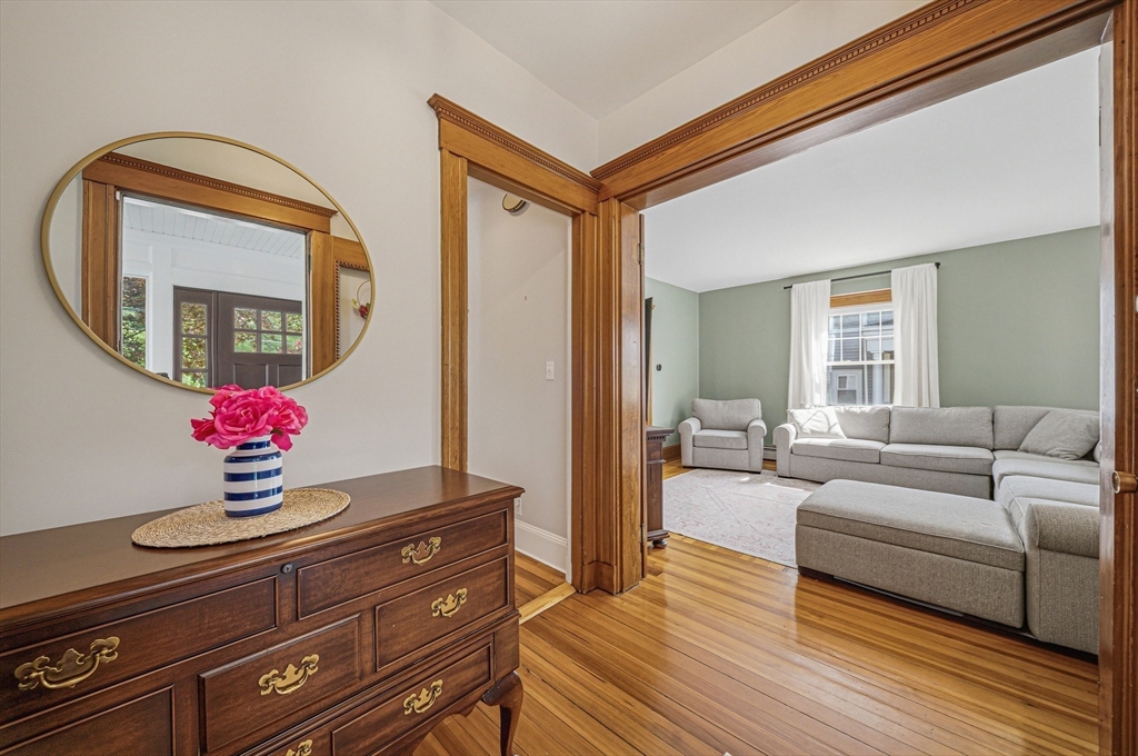 55 Hobart Ave