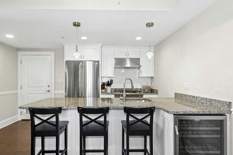 616 E 4th St 204 Boston MA 02127