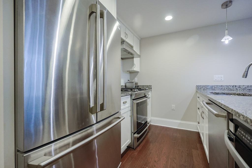 616 E 4th St 204