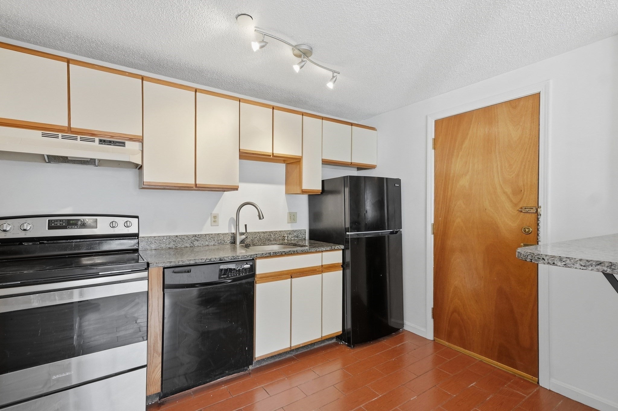 35 Prospect St #309, Woburn, MA, 35 Prospect St #309, Woburn, MA Photo #8