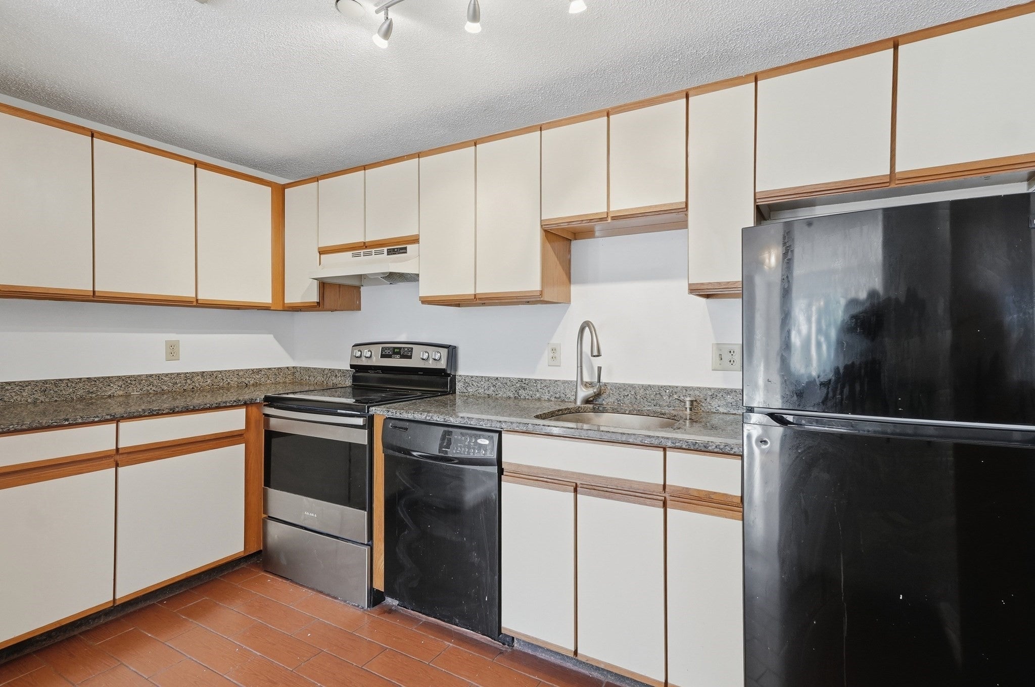 35 Prospect St #309, Woburn, MA, 35 Prospect St #309, Woburn, MA Photo #9