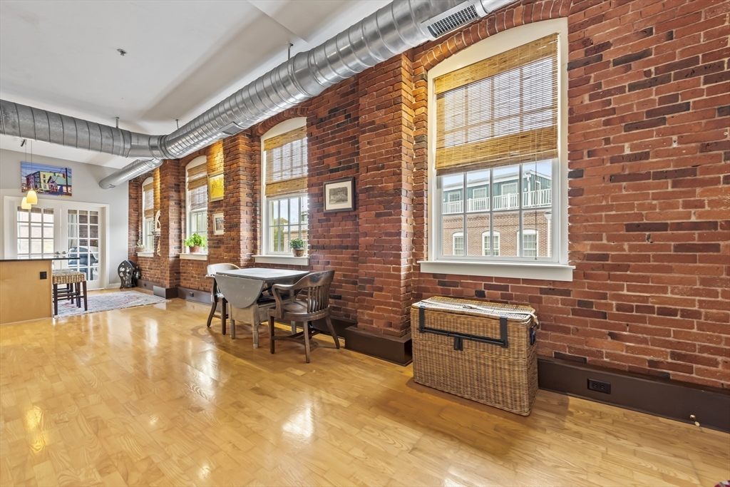 25 Cedar St 14
