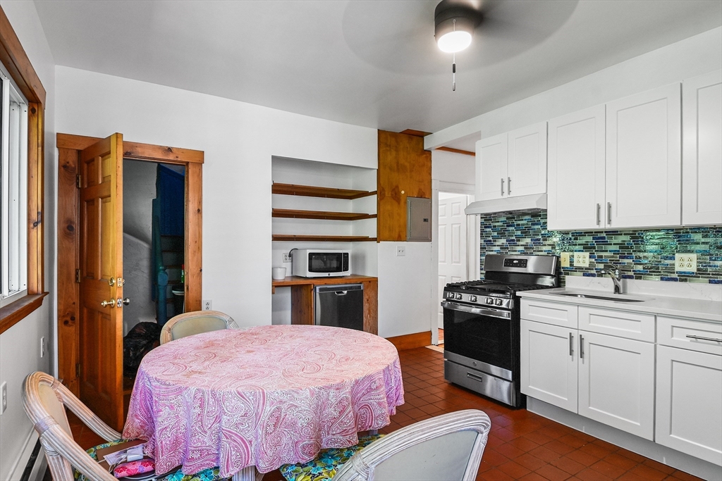 56 Calumet St 2