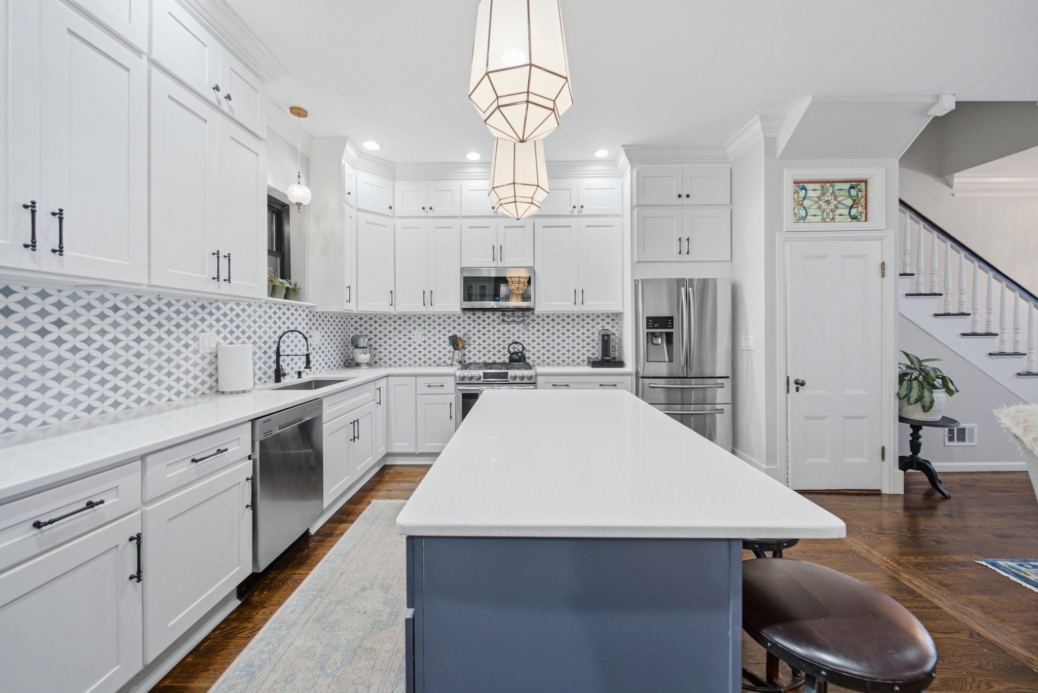 20 W Cottage St