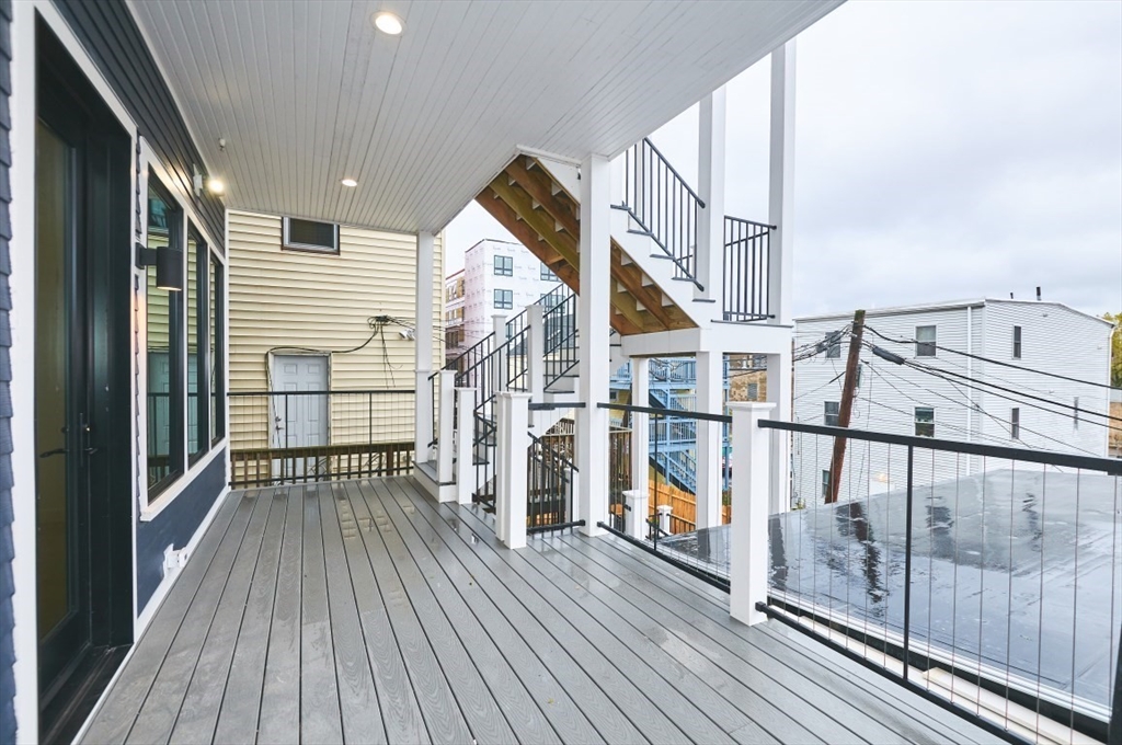 360 Meridian St 5