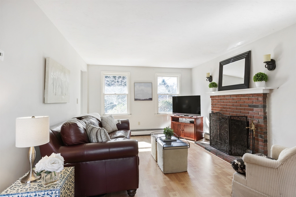 8 Pheasant Run Rd