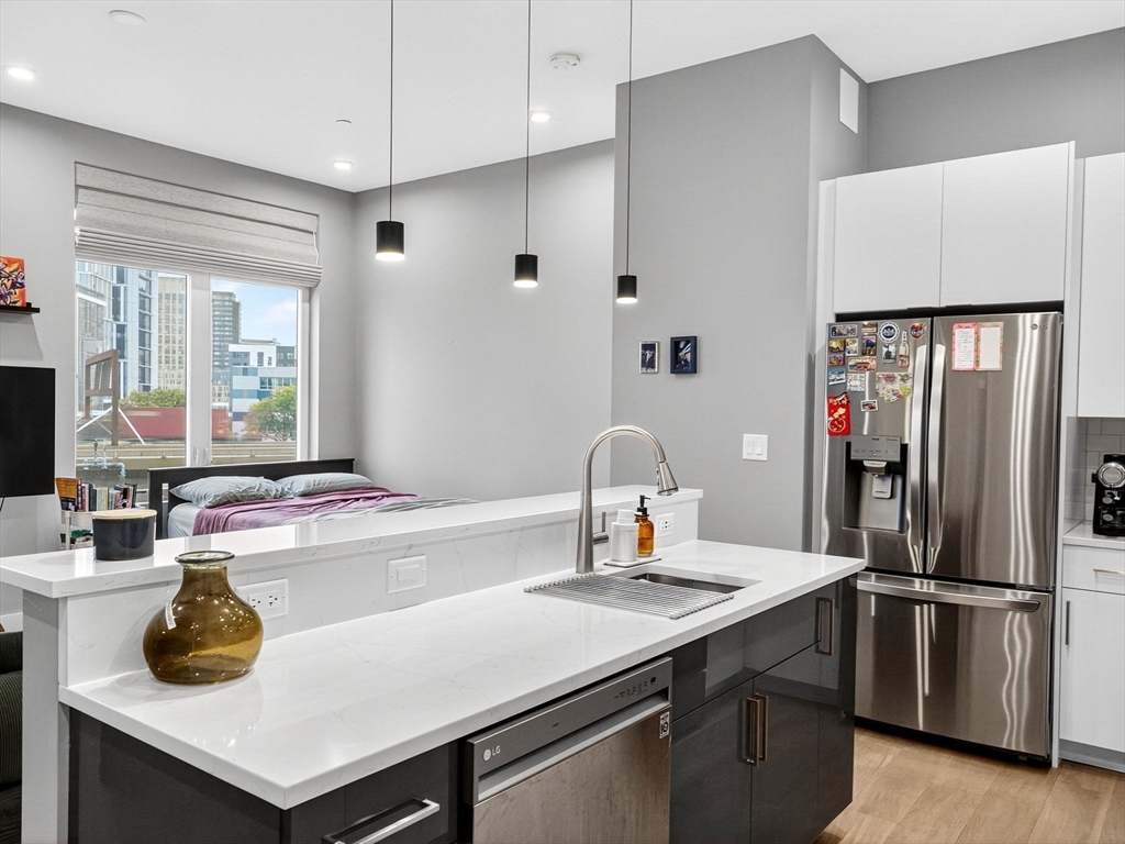 60 Cross St 315