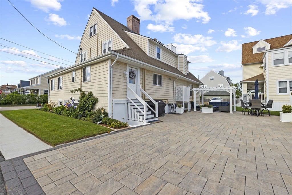 24 Warren Street July Or August House