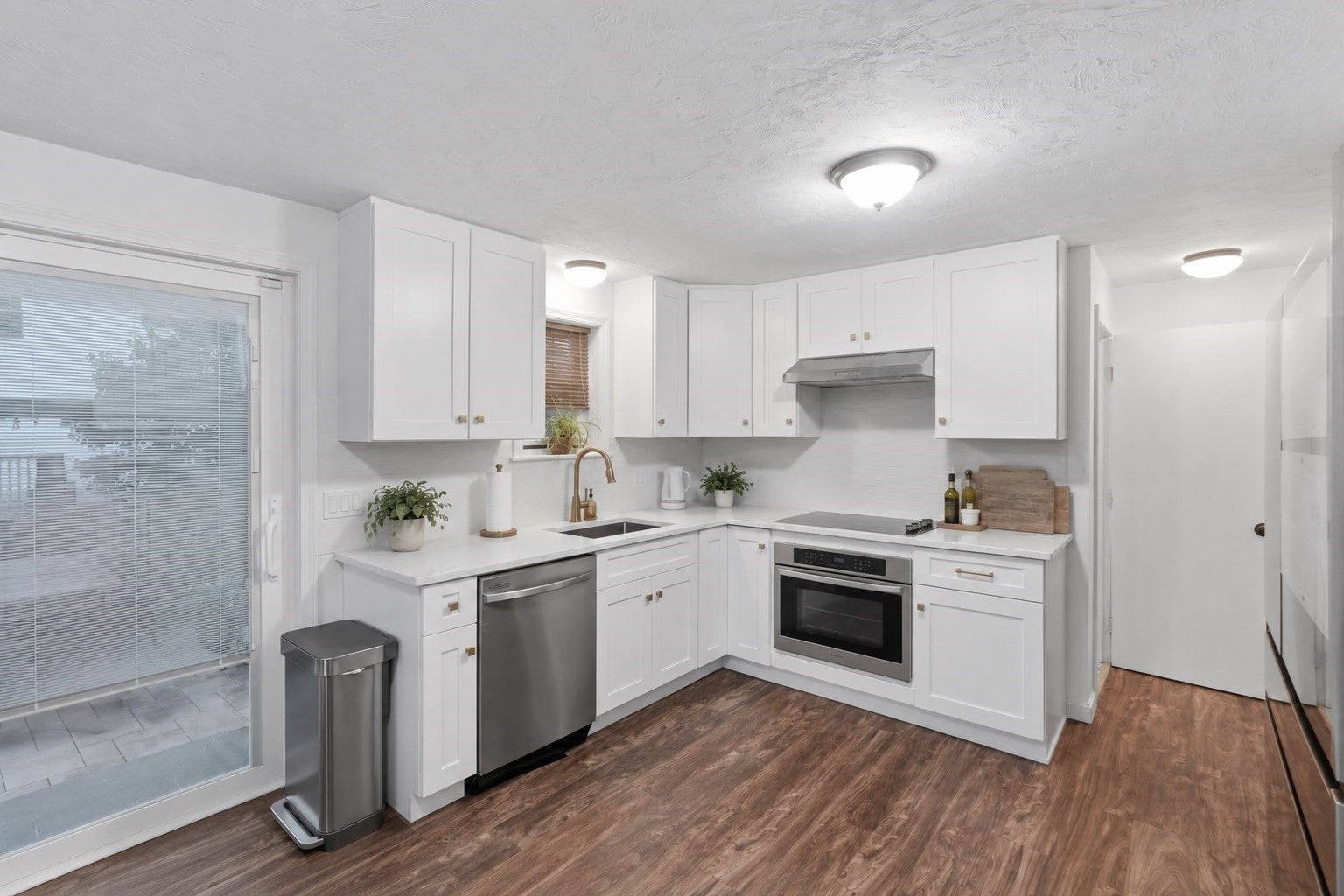 15 Enid St, Worcester, MA Photo #6