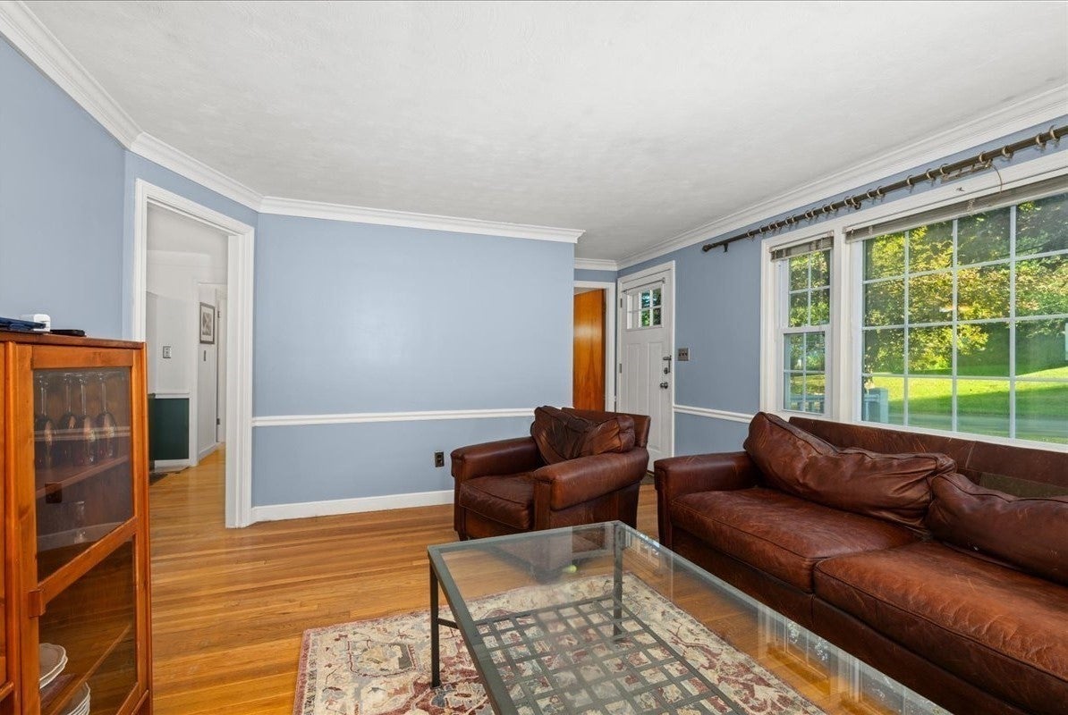 16 Venus Drive, Shrewsbury, MA Photo #10