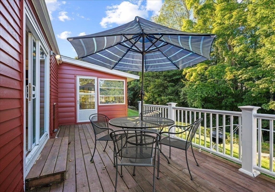 16 Venus Drive, Shrewsbury, MA Photo #20