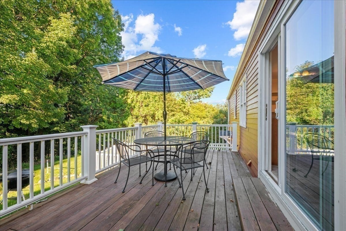 16 Venus Drive, Shrewsbury, MA Photo #19