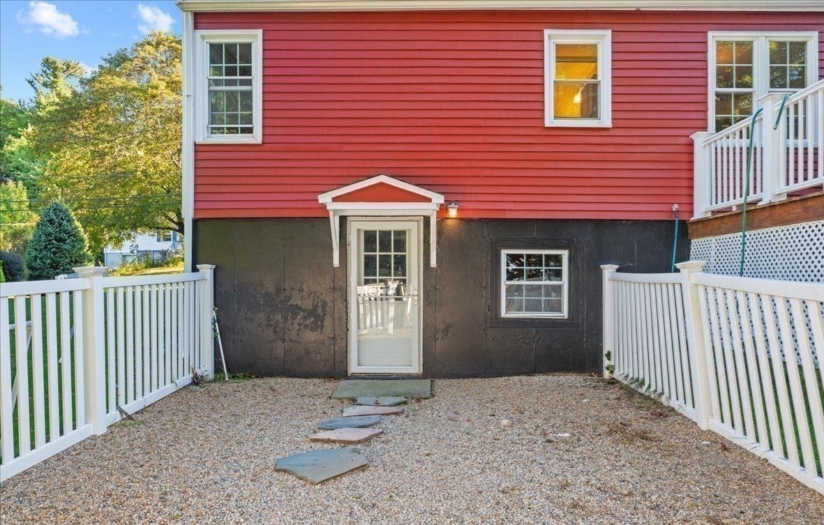 16 Venus Drive, Shrewsbury, MA Photo #21