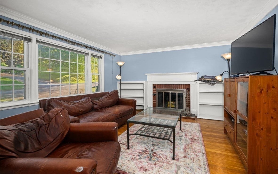 16 Venus Drive, Shrewsbury, MA Photo #9