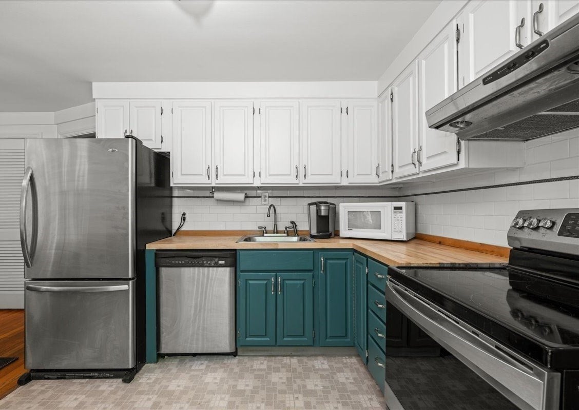 16 Venus Drive, Shrewsbury, MA Photo #6