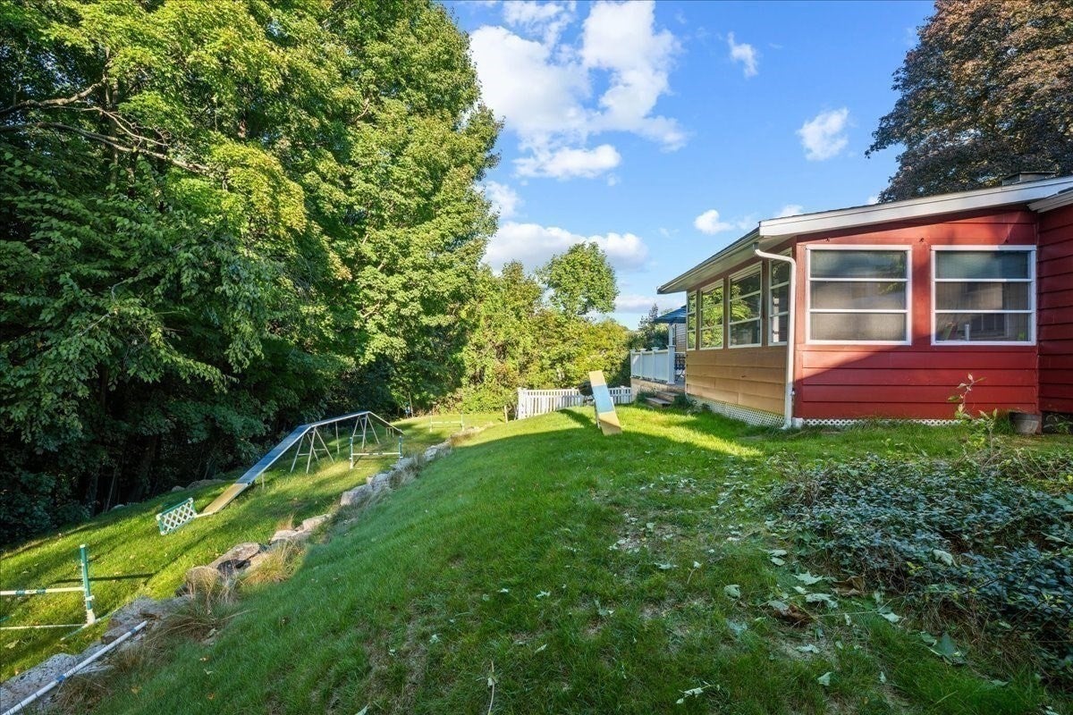 16 Venus Drive, Shrewsbury, MA Photo #22