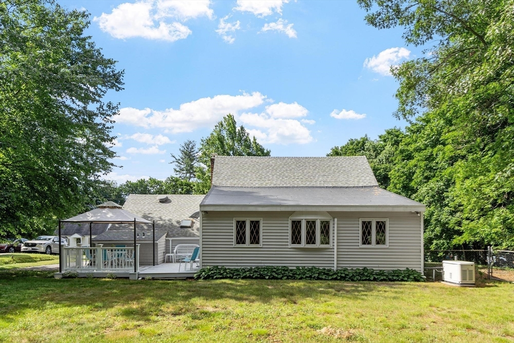 15 Alderbrook Road