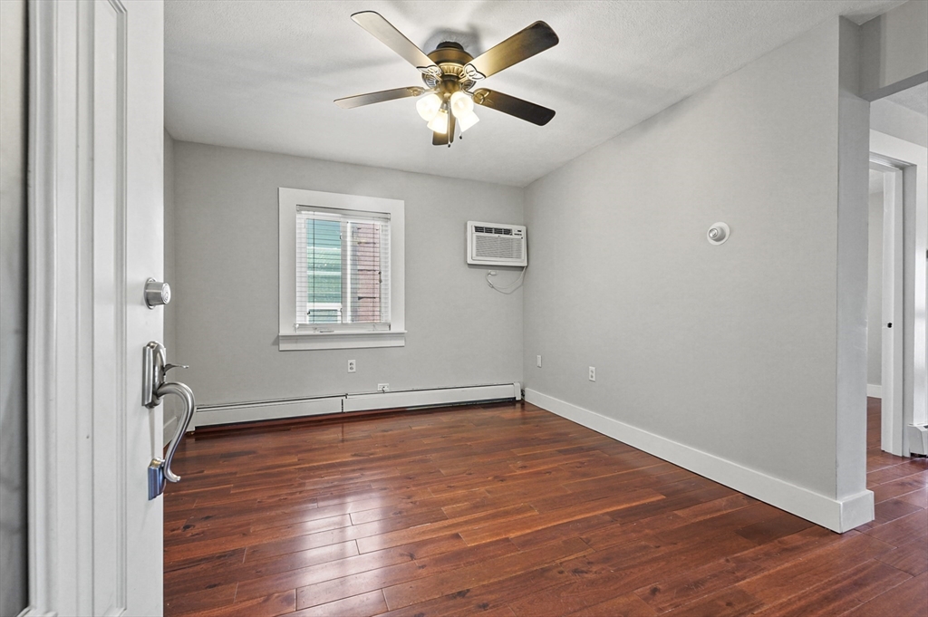 213 Chelsea Street 3