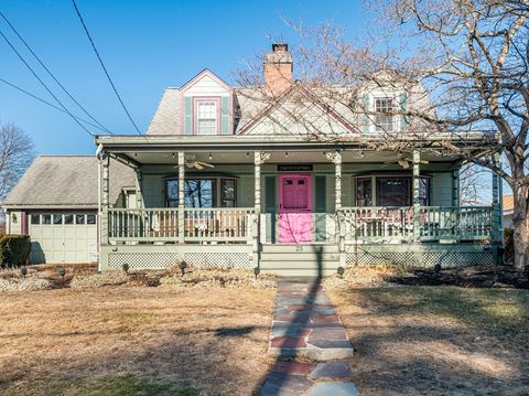 25 Juniper Ave Wakefield MA 01880