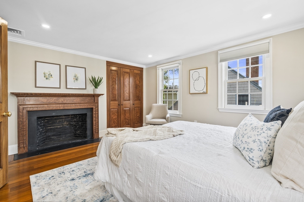 Boston, Massachusetts 02129, United States, 5 Bedrooms Bedrooms, ,3 BathroomsBathrooms,Residential,Pending,56729