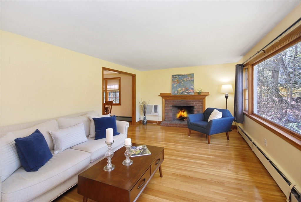 109 Minuteman Dr
