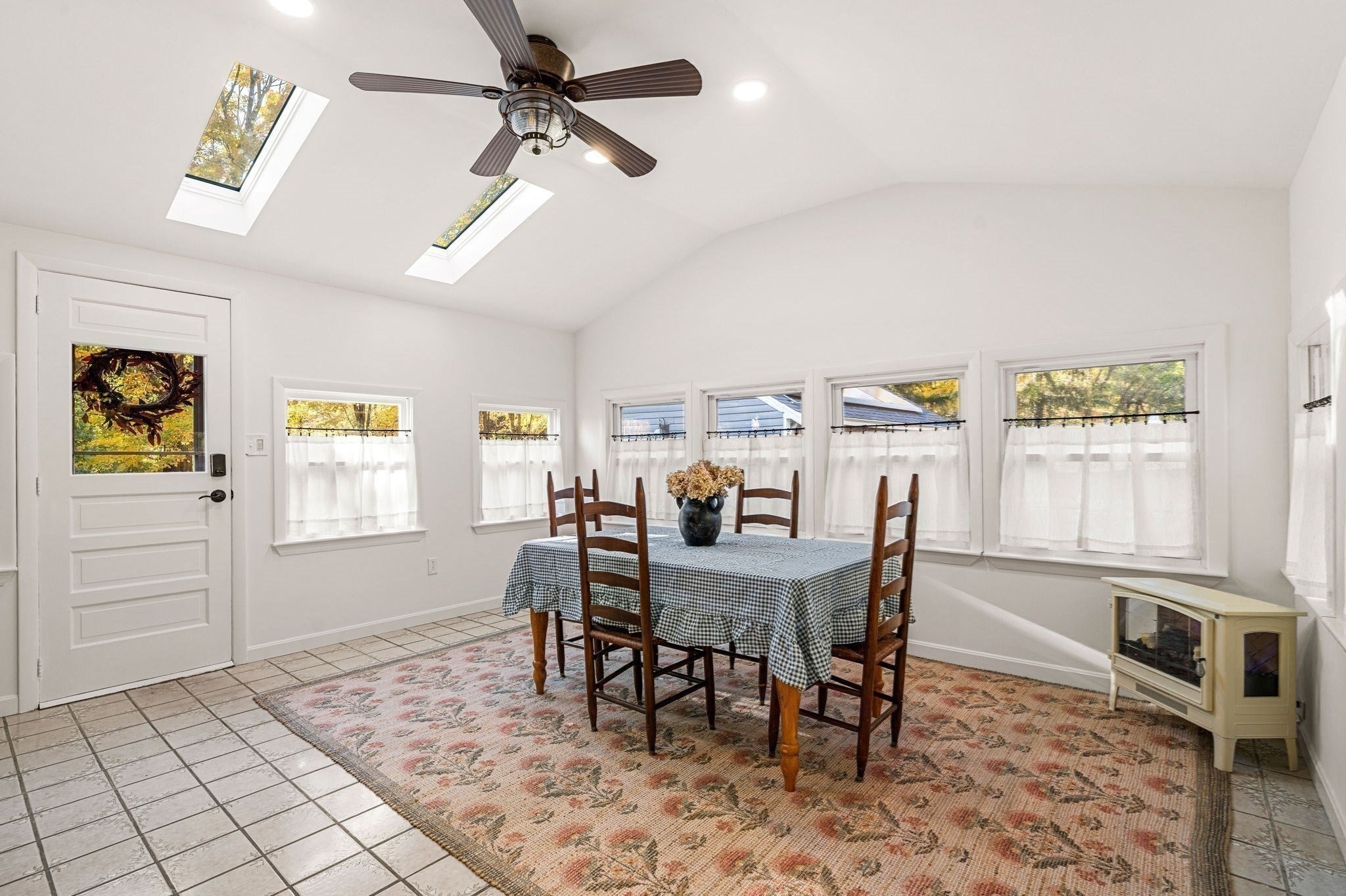 832 Main St, West Newbury, MA Photo #4