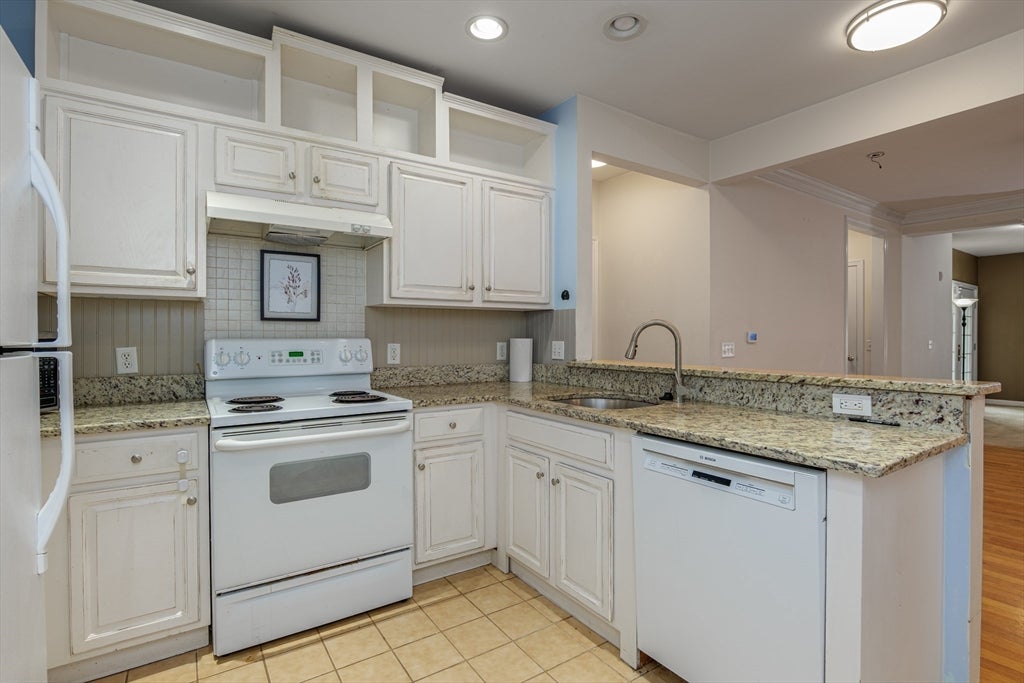 172 Haverhill St #219, Andover, MA, 172 Haverhill St #219, Andover, MA Photo #3