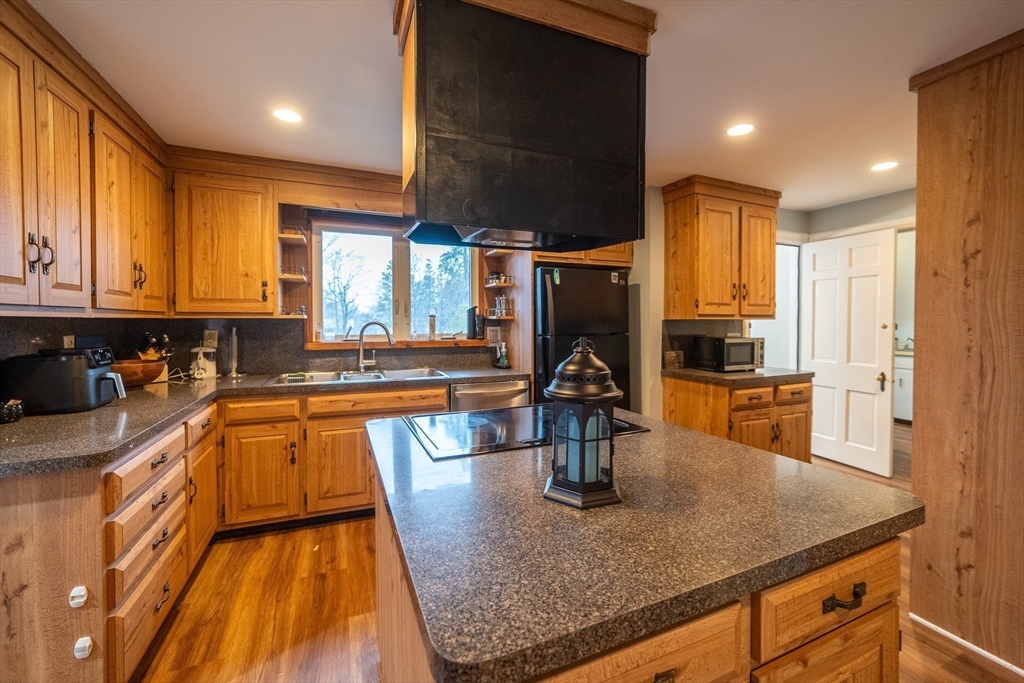 760 Washington St, Whitman, MA Photo #20