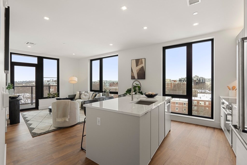 1515 Commonwealth Ave 702