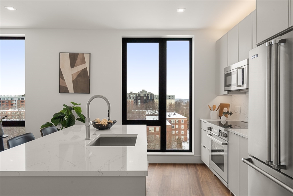 1515 Commonwealth Ave 702