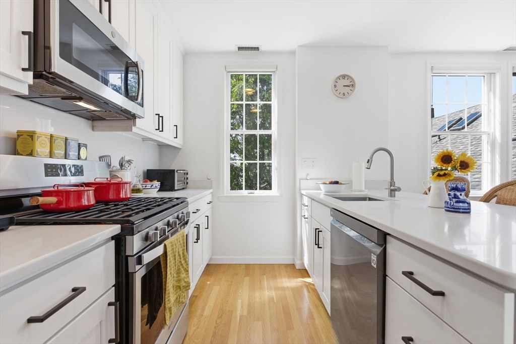 88 Bartlett Street 2