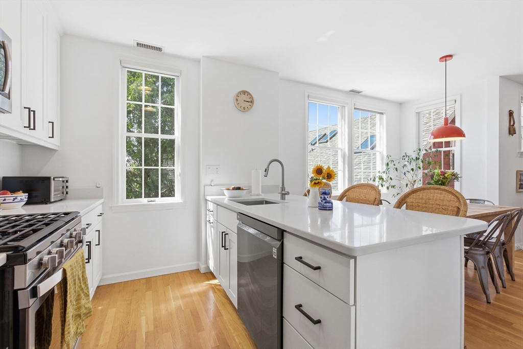 88 Bartlett Street 2