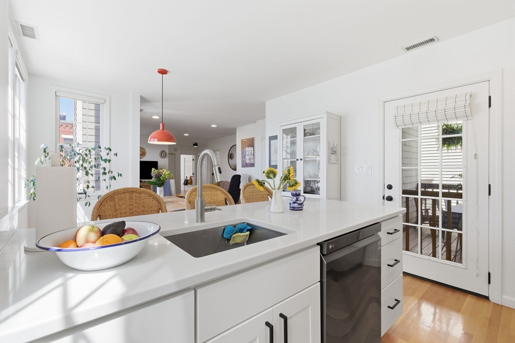 88 Bartlett Street 2