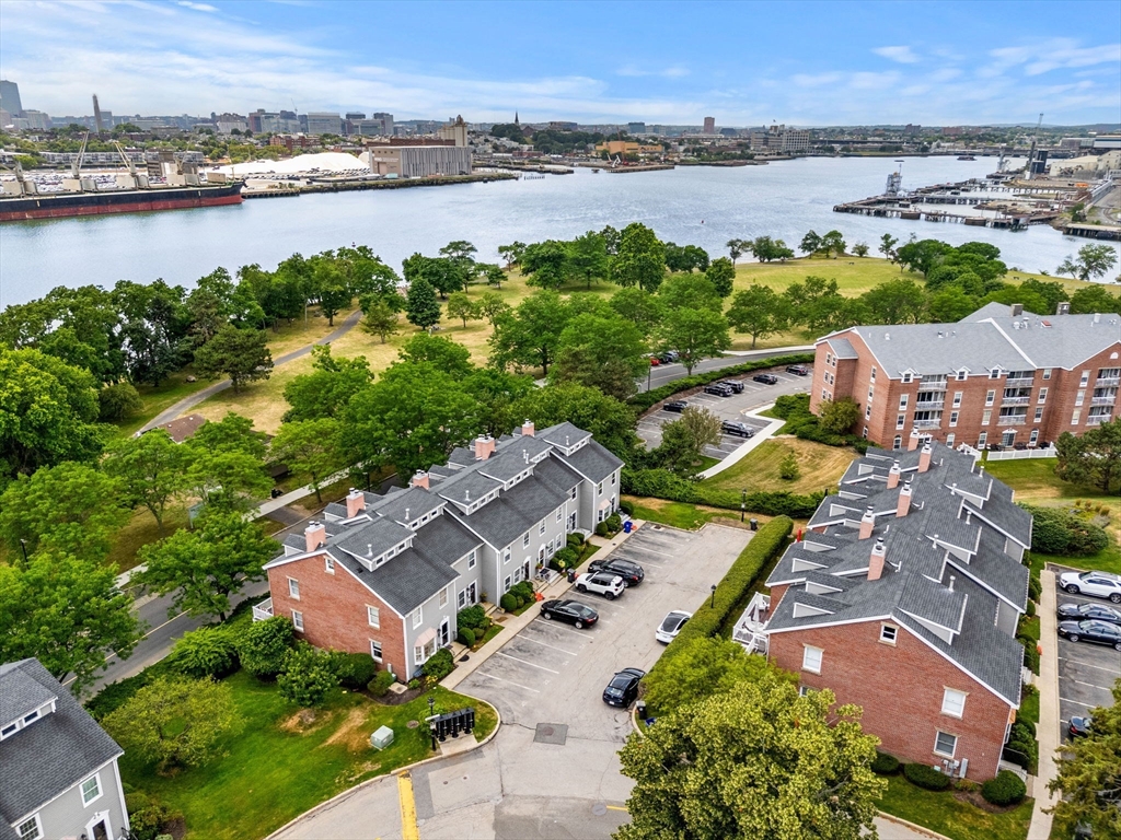 30 Breakwater Cv 30