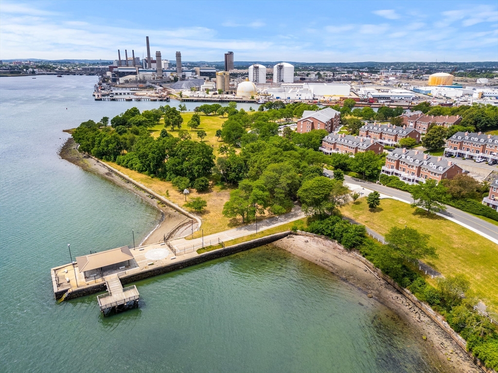 30 Breakwater Cv 30