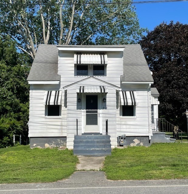 912 Pleasant St