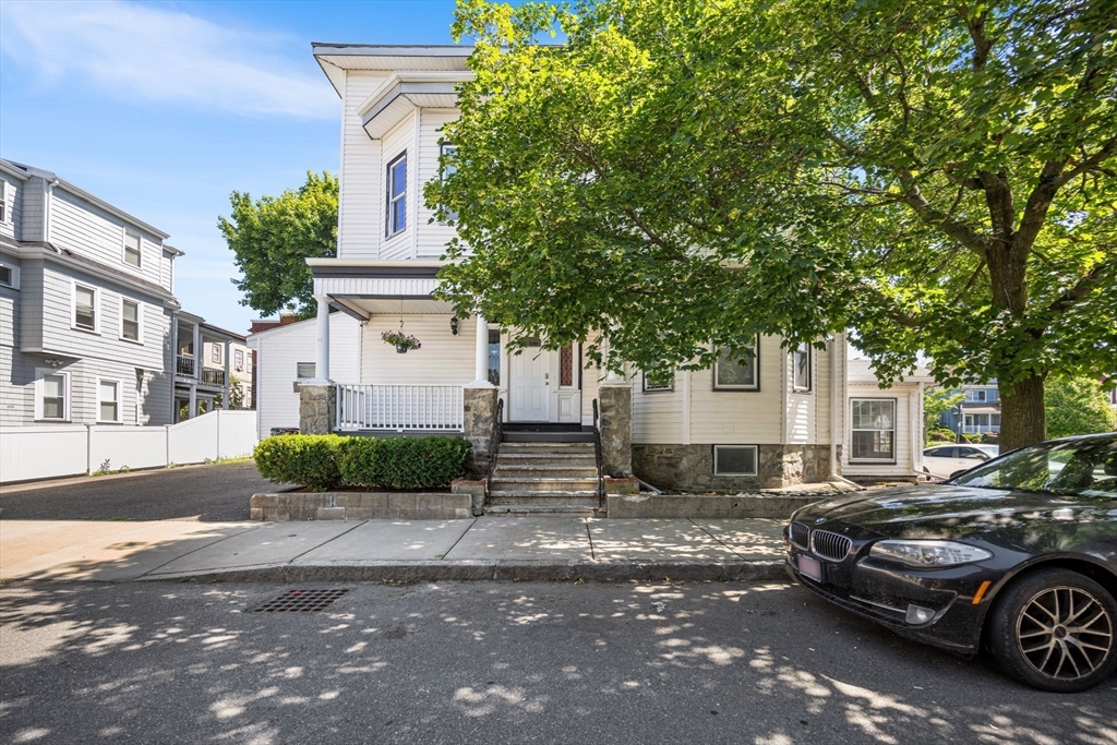 5 Mason St
