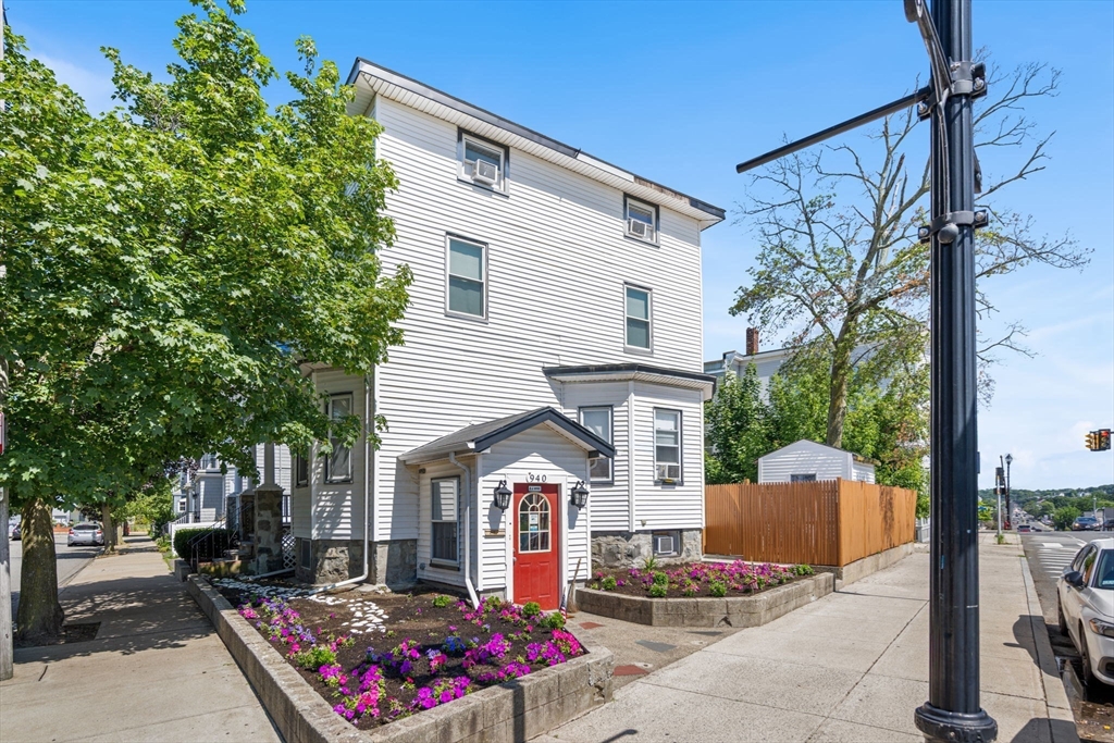 5 Mason St
