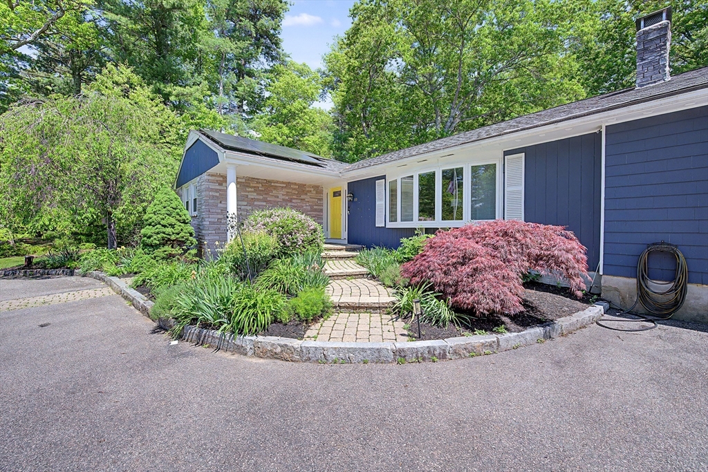 10 Fleetwood Drive