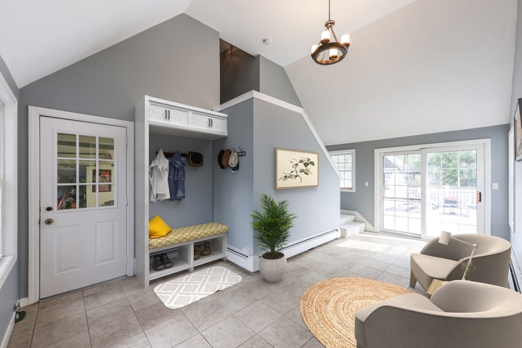44 Surrey Dr