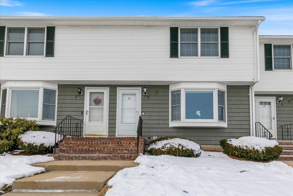 35 Christopher Dr 35