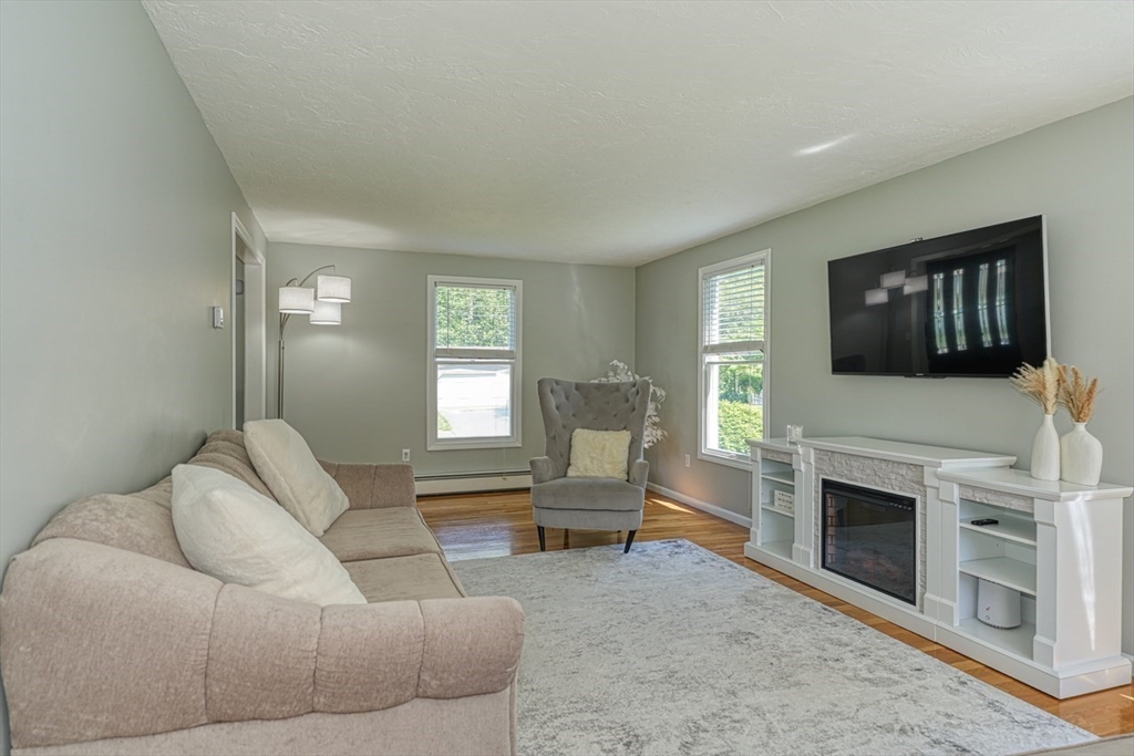 13 Woodland Dr