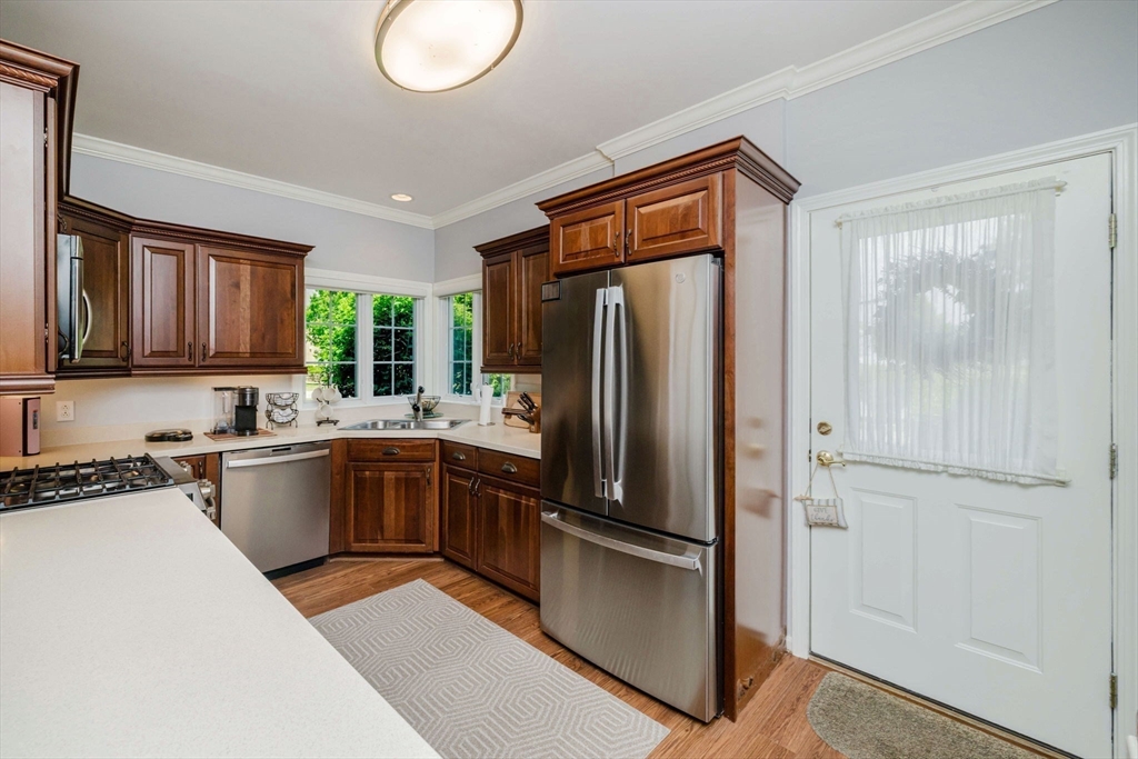 32 Village Way 32