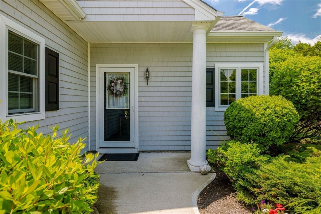 32 Village Way 32