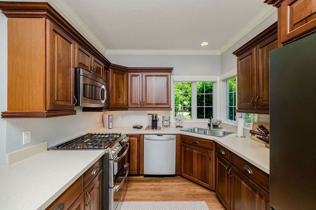 32 Village Way 32