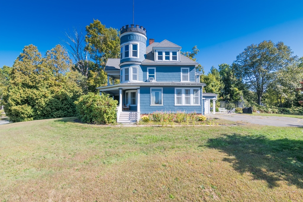 108 College St