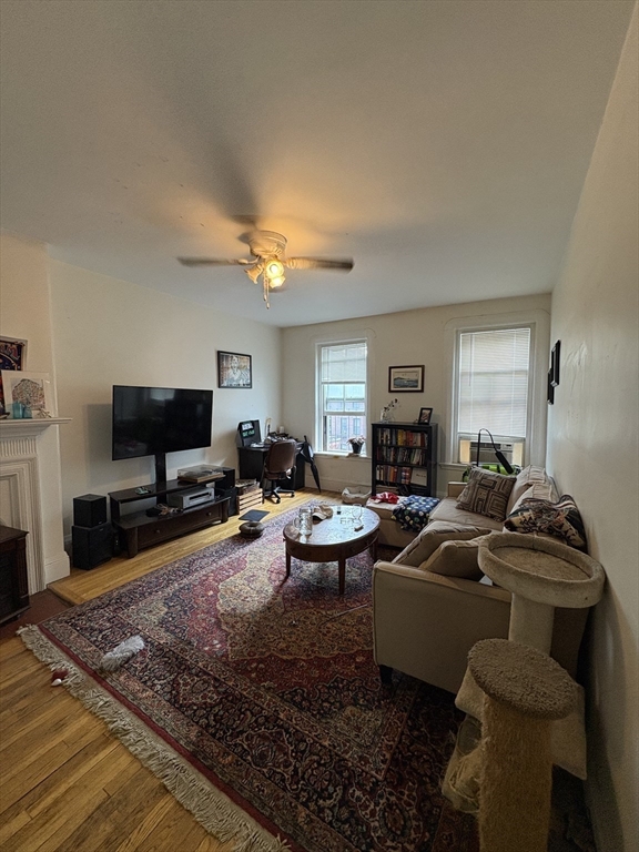 Click for 525 Beacon Street #6, Boston, MA slideshow