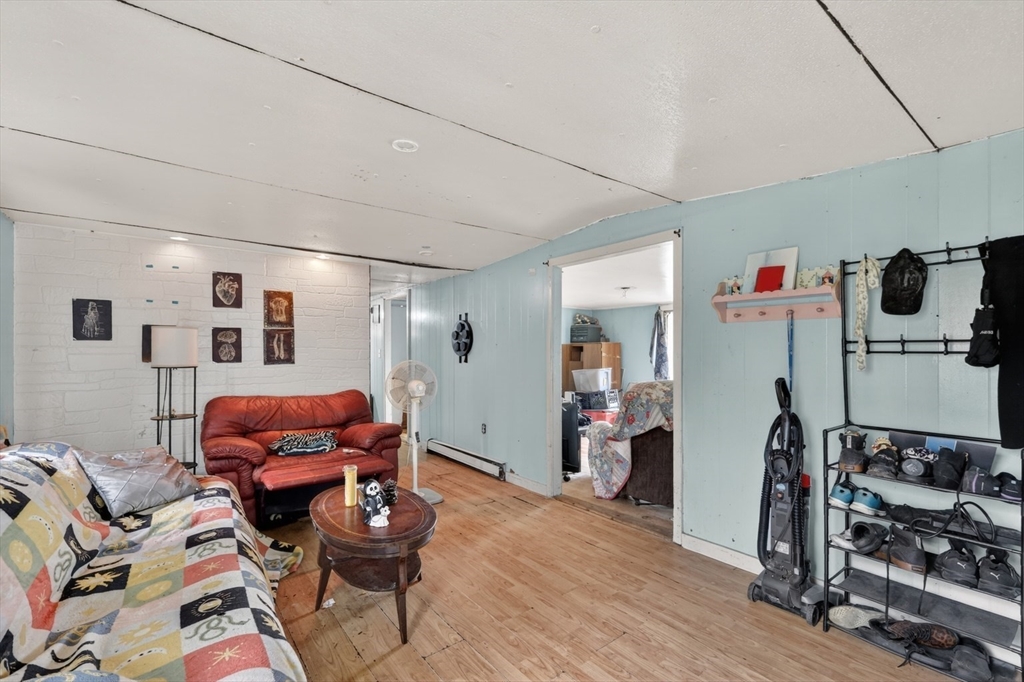 243 Alum Hill Rd