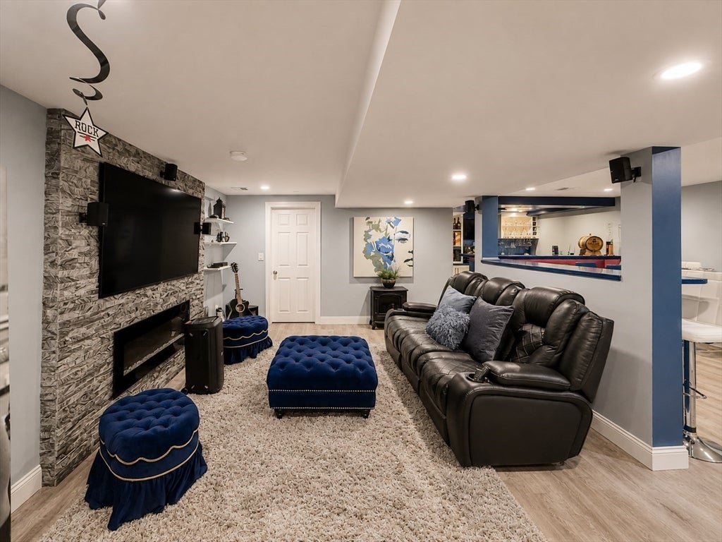 411 Pleasant St, Framingham, MA, 411 Pleasant St, Framingham, MA Photo #24