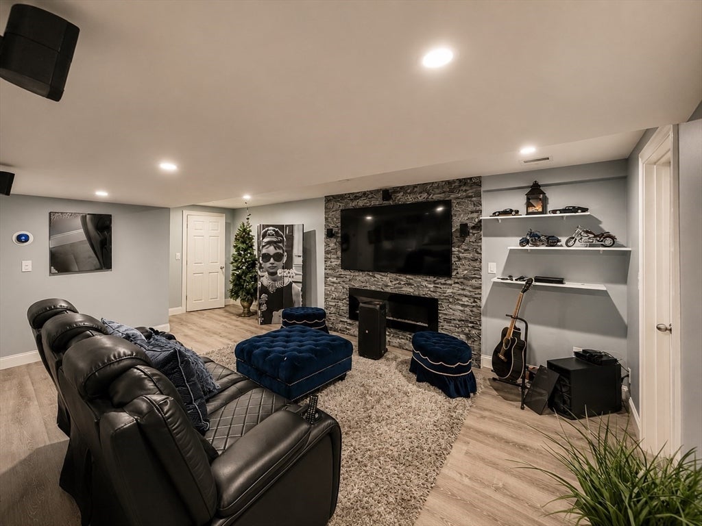 411 Pleasant St, Framingham, MA, 411 Pleasant St, Framingham, MA Photo #25
